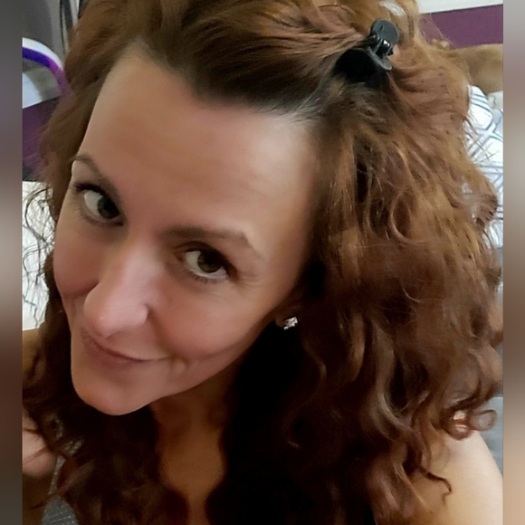 DRESSED BY ROBYN SHARE SHOW - Picture 2 of 4